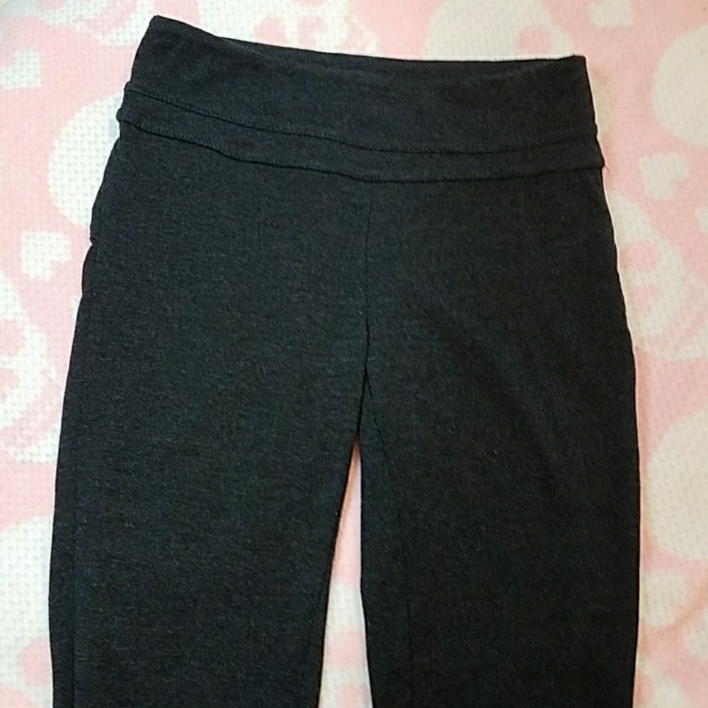 🦄 Dark gray athletic capris